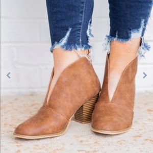 Keep on Walkin’ booties (Chic Soul)